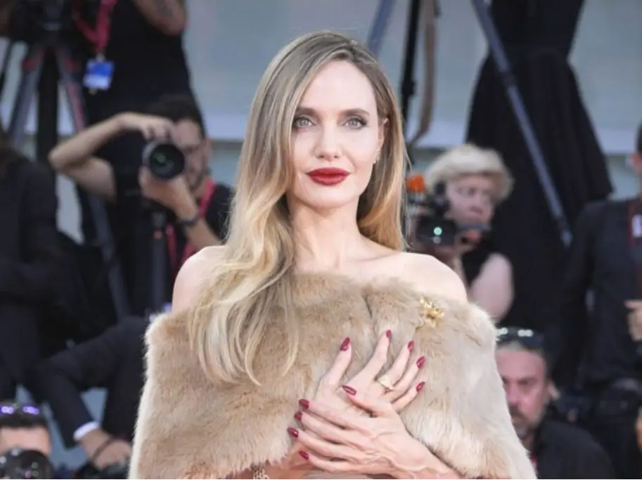 Angelina Jolie