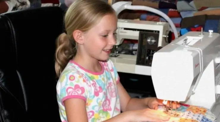 «La belle-mère de ma petite-fille a jeté 100 couvertures faites à la main pour les sans-abris – j’ai décidé de réparer ça»