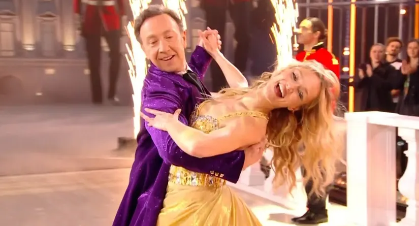 Quand l&rsquo;Histoire enfile des paillettes : Stéphane Bern, l&rsquo;improbable coqueluche qui a secoué le retour de « Danse avec les stars »
